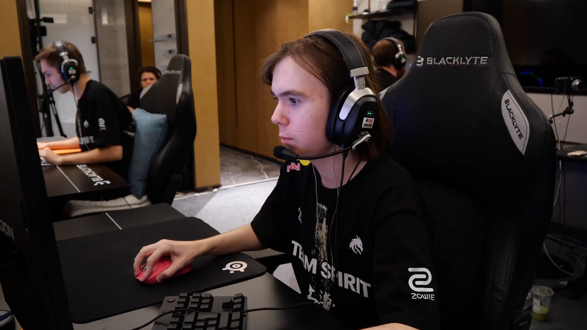 因此对于勇 因此对于勇