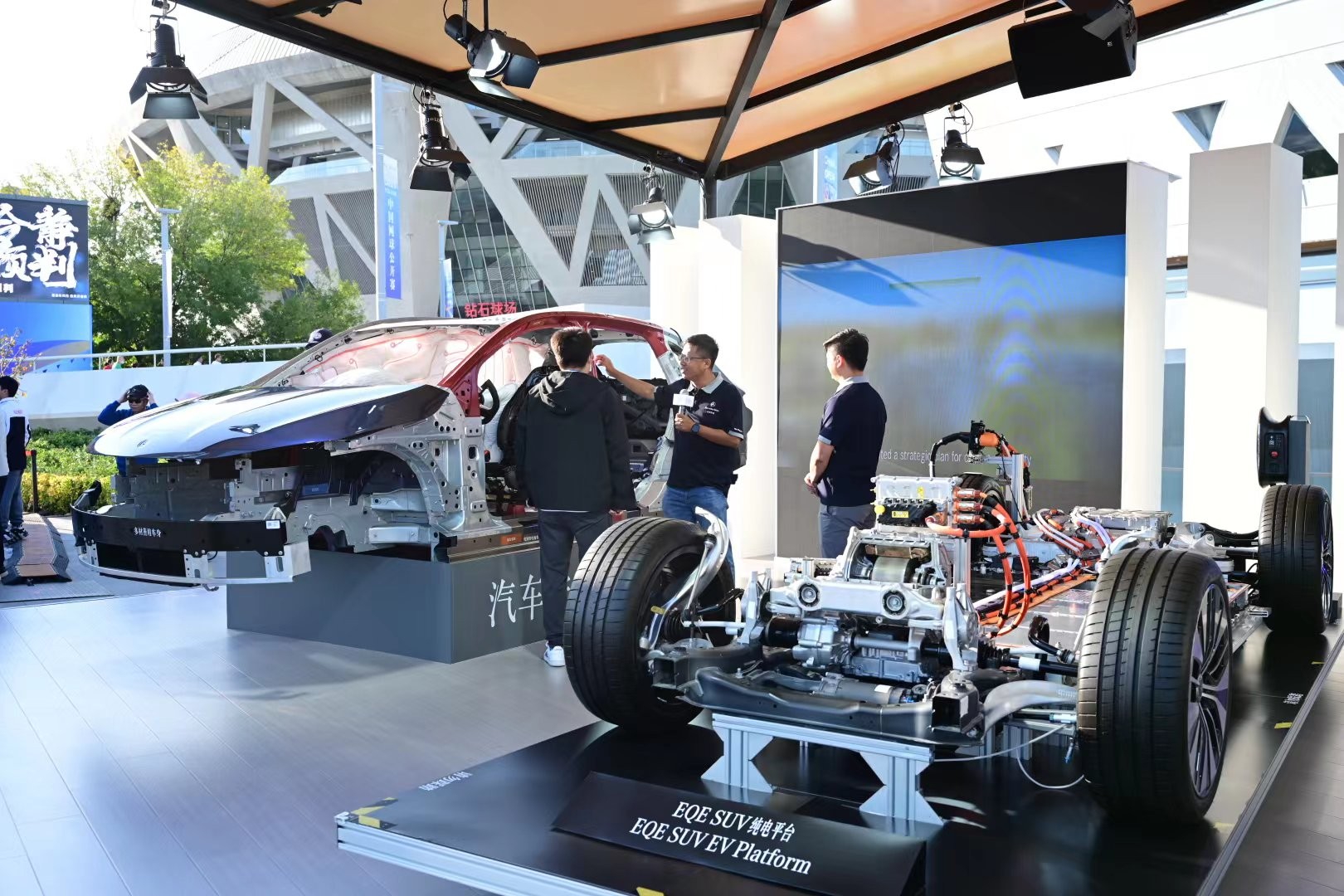 间的一次深 间的一次深