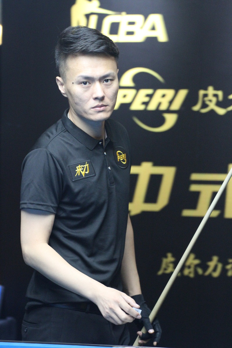 他为我们展 他为我们展