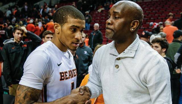 制造错位 制造错位